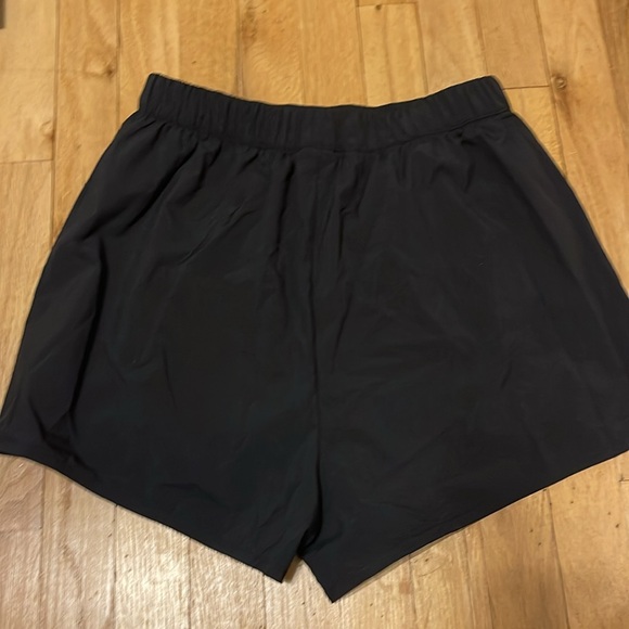 Gymshark black shorts - Picture 2 of 3
